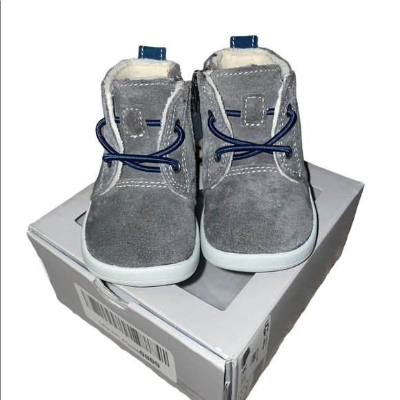 Baby toddlers UGG boots - Picture 2 of 4